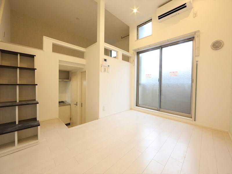 居室・リビング　洋室6.1帖　ロフト6.2帖（収納にも寝室にも使えます）