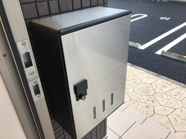 玄関　宅配ボックス