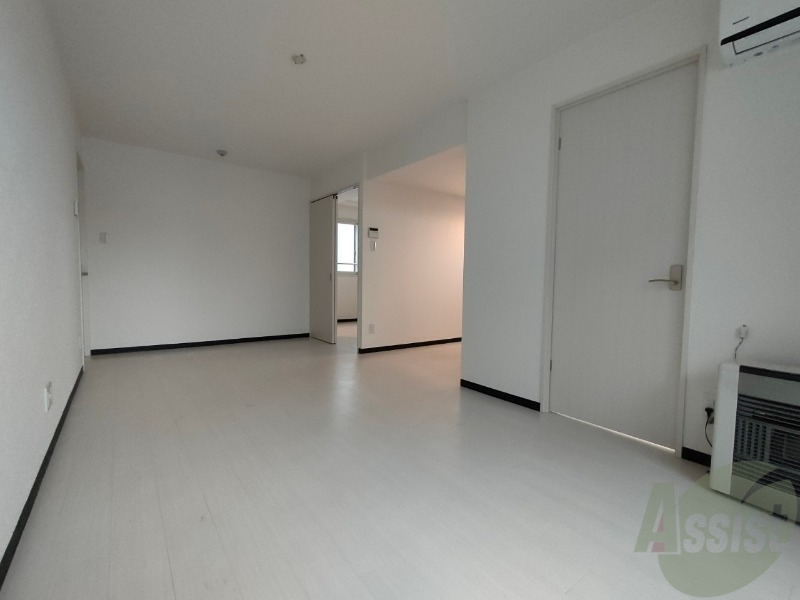 居室・リビング　広くてキレイなお部屋が広がっていて、充実した生活が送れそう。