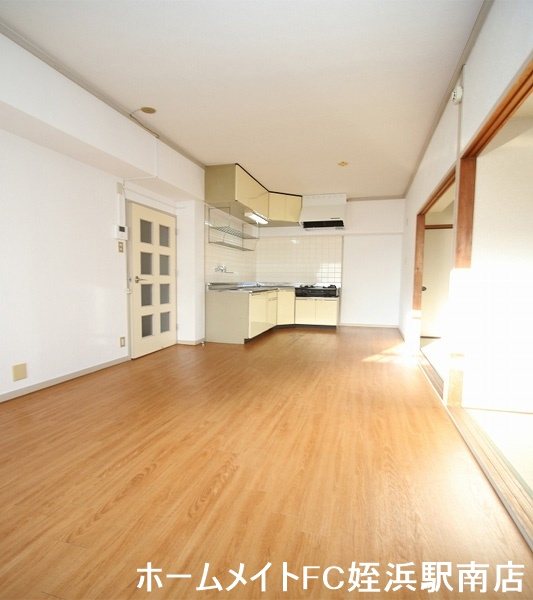 居室・リビング　★スーパー・コンビニ徒歩圏内♪★参考写真