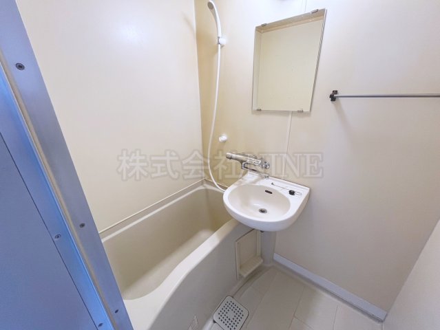 バス・シャワールーム　※写真と現況に相違がある場合は、現況を優先します。