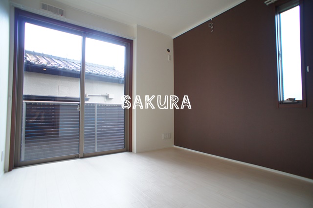 居室・リビング　開放感のあるゆったりとしたお部屋です♪