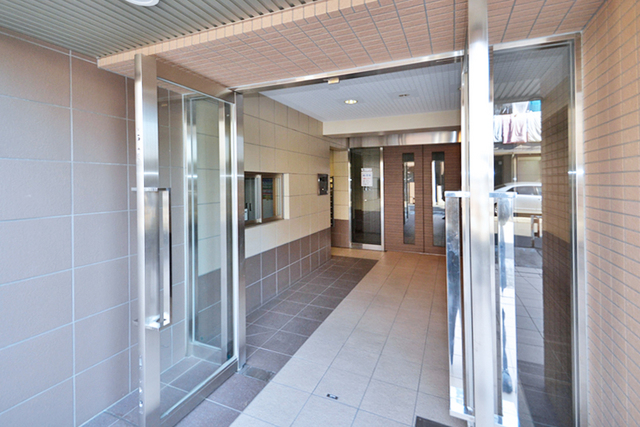 ロビー　落ち着いたエントランス