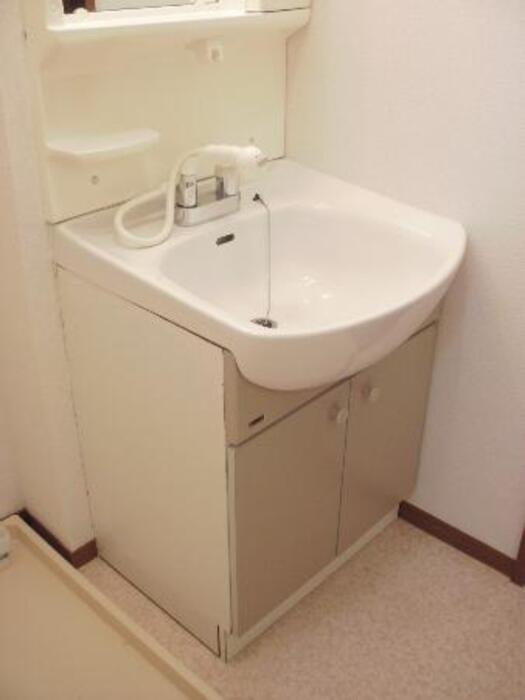 洗面設備　洗面台きれいですよ