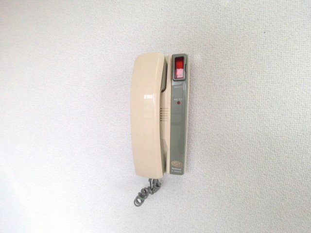セキュリティ　もちろん防犯対策でインターホンが付いてます