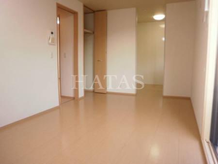 居室・リビング　同物件別部屋です