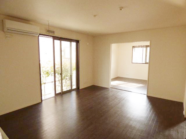 居室・リビング　使いやすい形の為、レイアウトを楽しめます♪