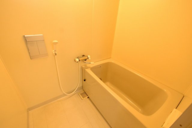 バス・シャワールーム　バストイレ別でおすすめです！