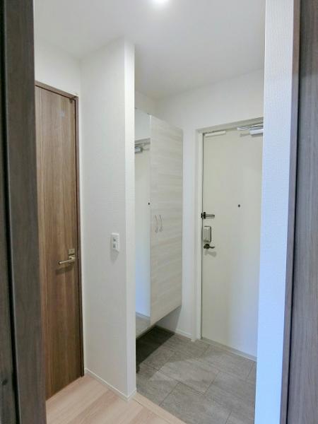 玄関　写真は別のお部屋のイメージです。現況優先