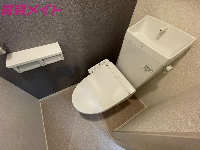 トイレ　同型参考写真