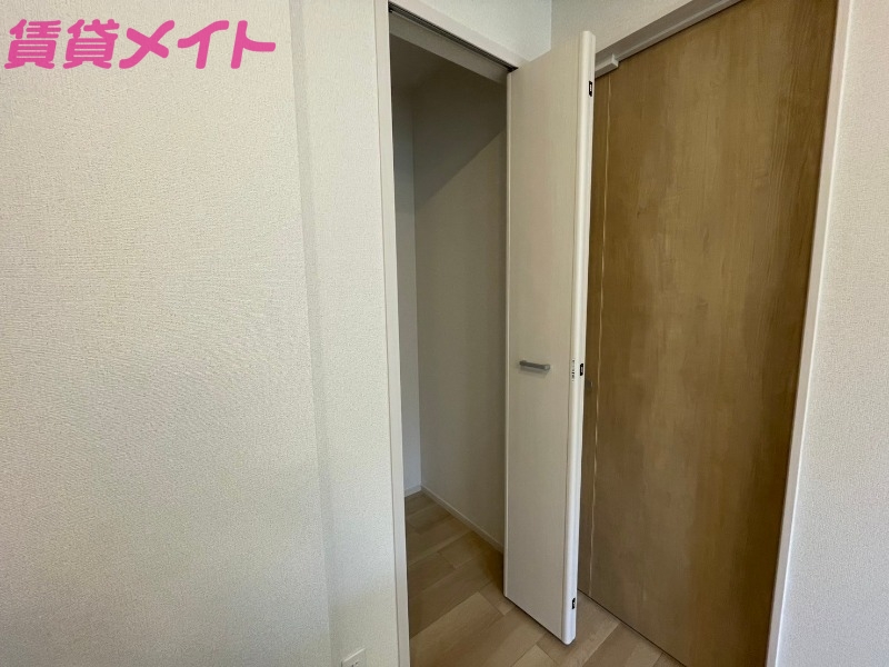 収納　同型参考写真