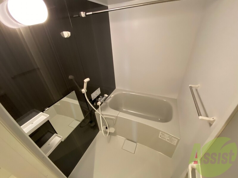 バス・シャワールーム　お風呂になります。一日の疲れを癒してくださいね。