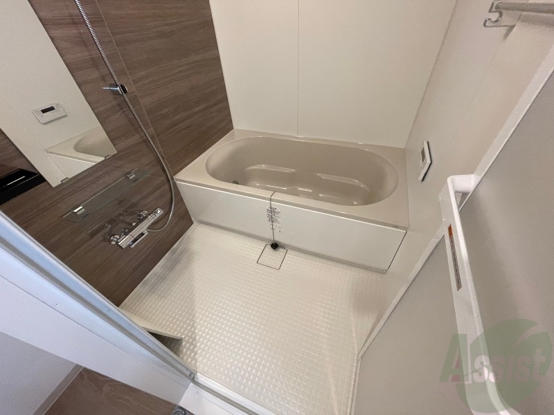 バス・シャワールーム　お風呂になります。一日の疲れを癒してくださいね。