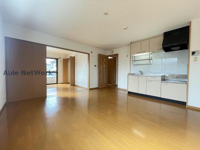 キッチン　※同物件別部屋の写真です。