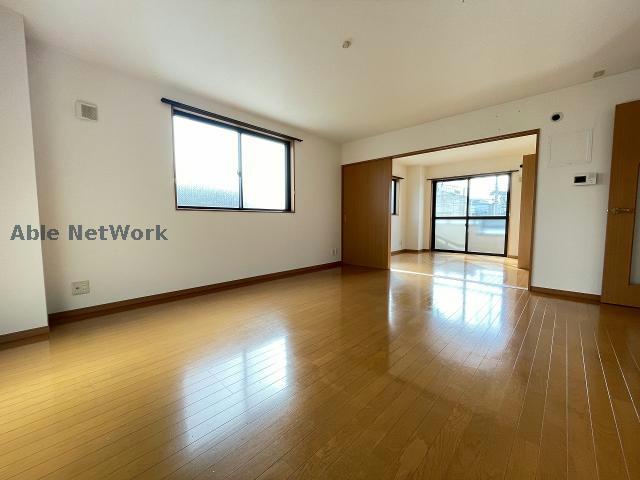 居室・リビング　※同物件別部屋の写真です。