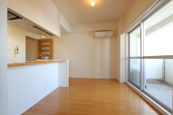 居室・リビング　同タイプ６０５号室