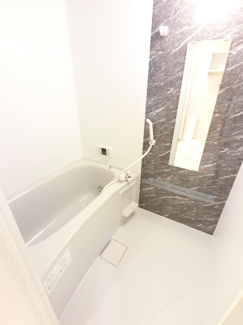 バス・シャワールーム　おしゃれな浴室です。