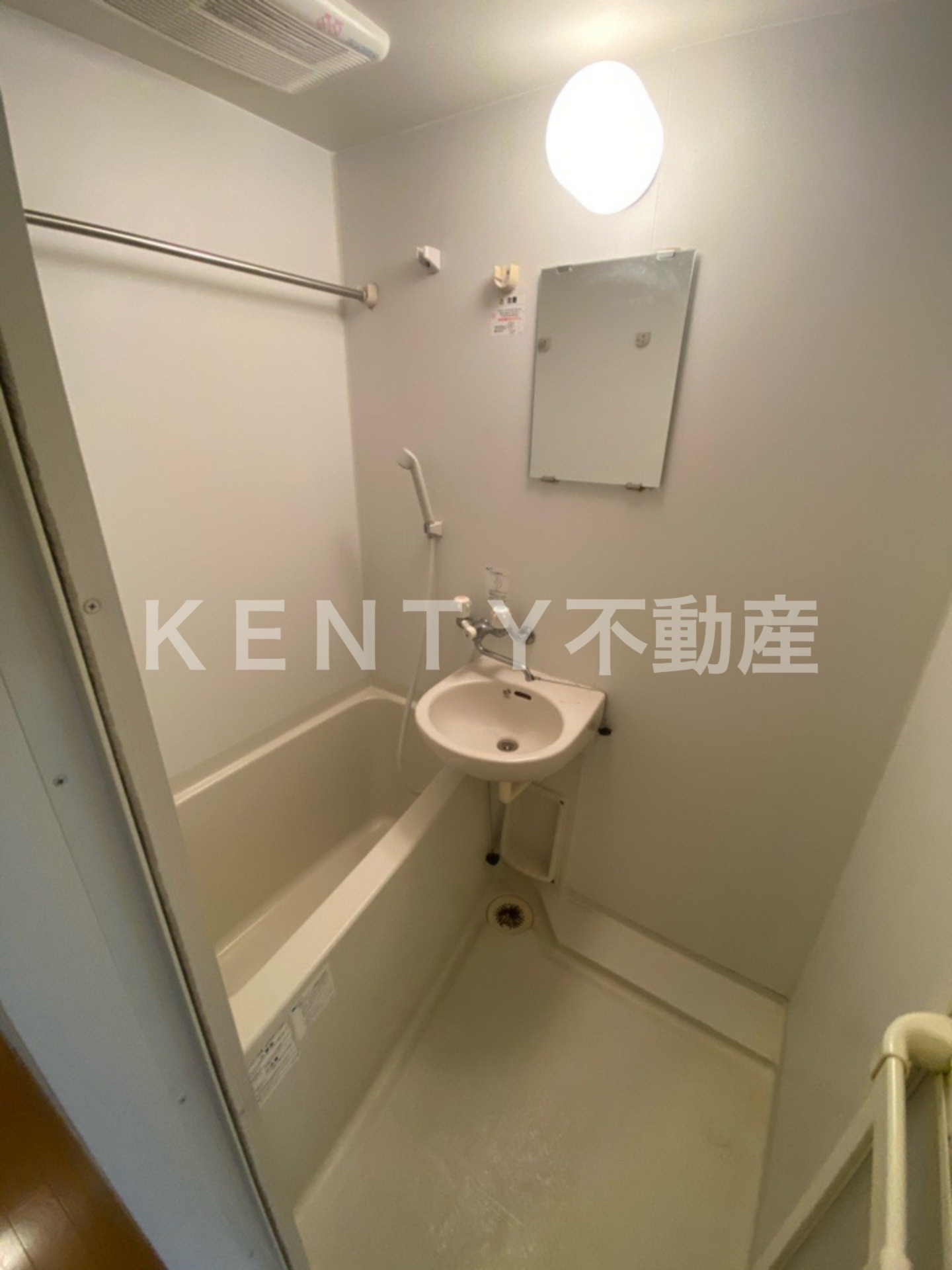 バス・シャワールーム　ゆったり過ごせるお風呂です 別部屋参考写真