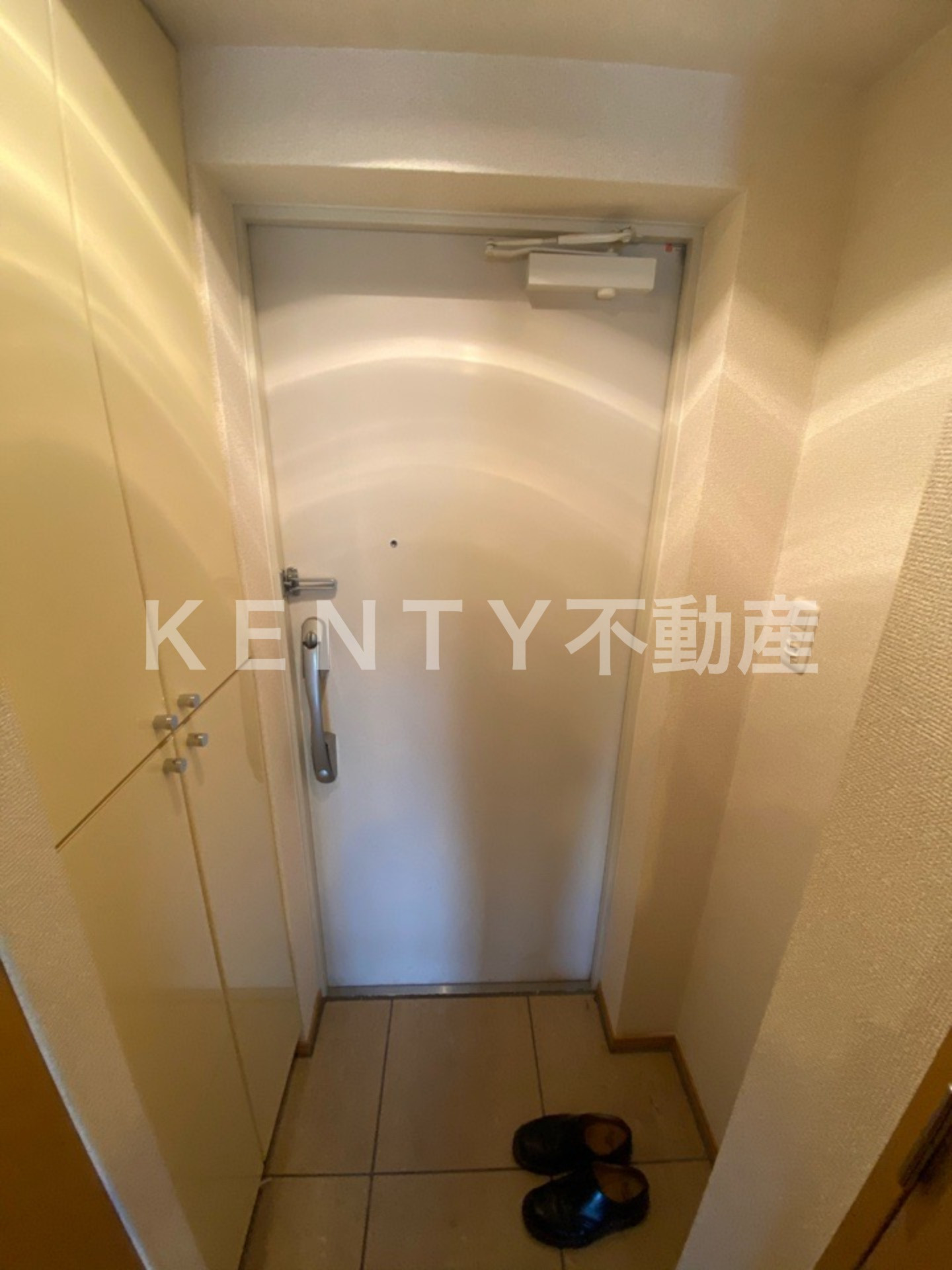 玄関　収納もある玄関です 別部屋参考写真