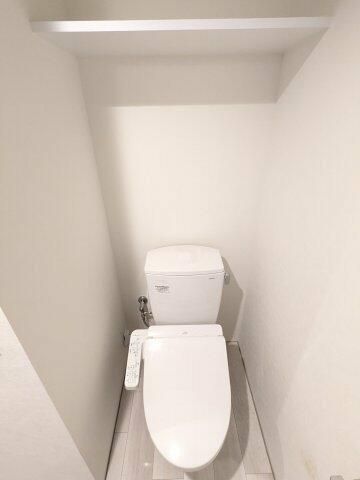 トイレ　別タイプ部屋　参考写真です