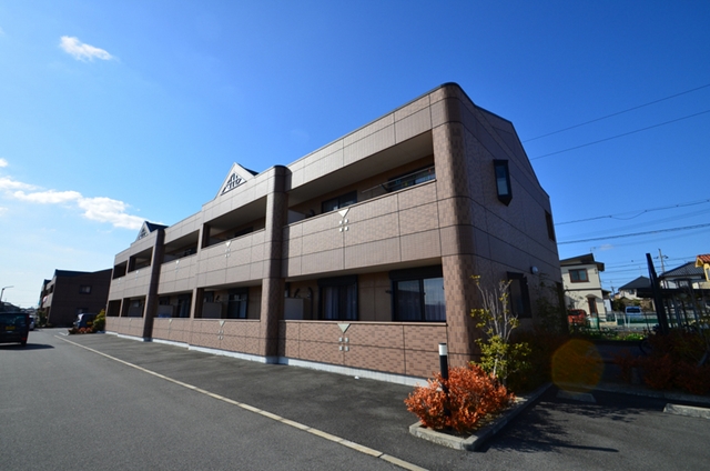 建物外観　落ち着きを感じる建物です