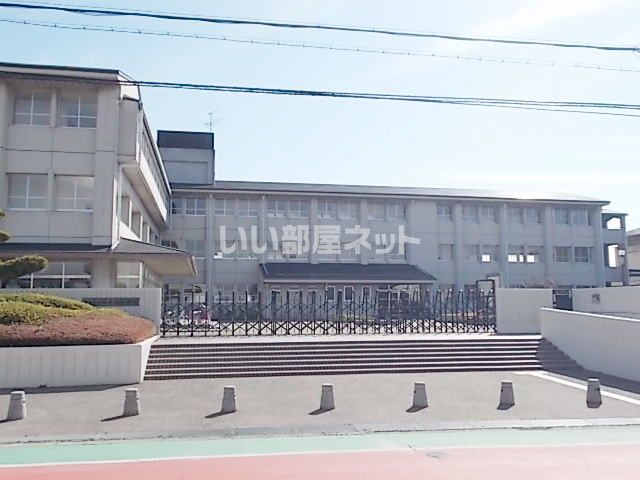 小学校　桜井市立桜井西小学校（小学校）まで1058m
