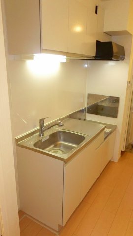 キッチン　コンパクトなキッチンで掃除もラクラク