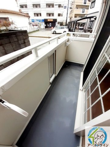 バルコニー　バルコニーからの眺めを楽しみながら食事をしませんか