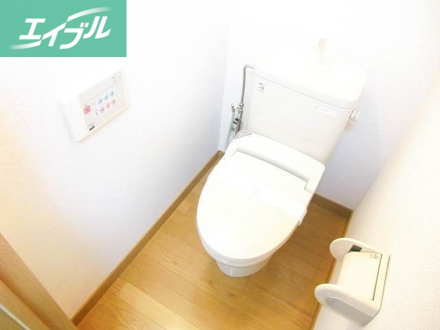 トイレ　別のお部屋の写真です。実際とは異なります。