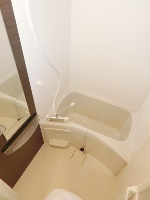 バス・シャワールーム　1日の疲れを癒すバスルーム