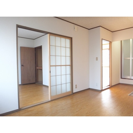 居室・リビング　明るい室内です