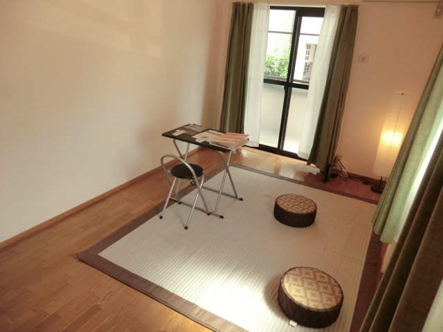 居室・リビング　洋室8帖の大きな１K