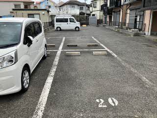 駐車場　たっぷり収容。駐車場♪