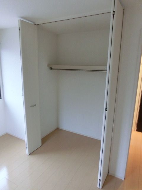 収納　※別号室参考写真です