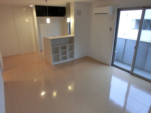 居室・リビング　※別号室参考写真です