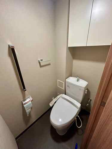 トイレ　温水洗浄便座