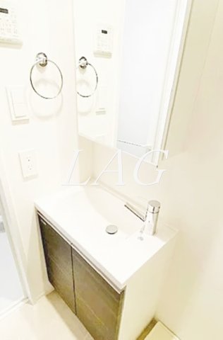 洗面設備　独立洗面台です。