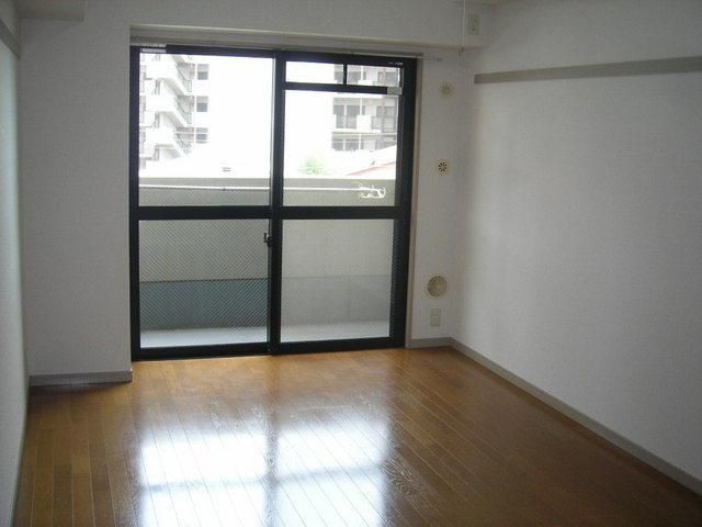 居室・リビング　★買い物便利な駅近マンション！都市ガス★