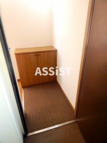 玄関　※同物件同仕様の参考写真です