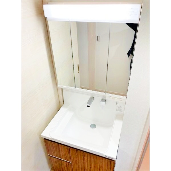 洗面設備　忙しい朝に嬉しいシャンプードレッサー完備♪