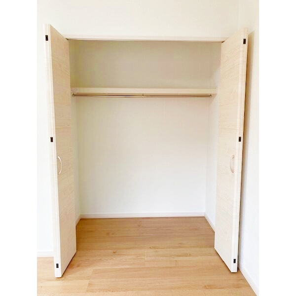 収納　衣類の収納に便利なクローゼットです♪