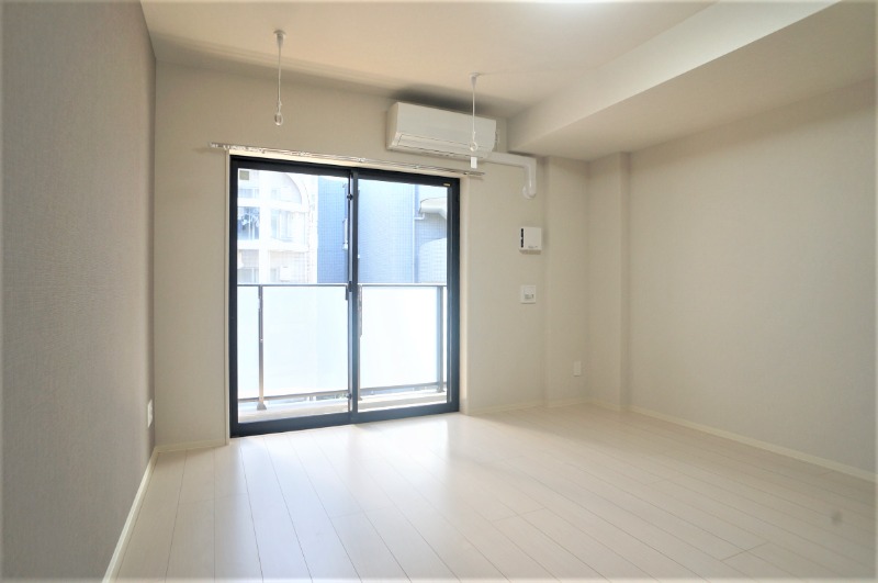 居室・リビング　８．２帖の洋室♪