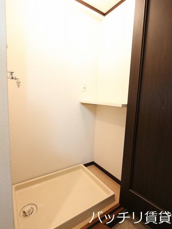 洗面設備　別号室タイプの為、現状を優先いたします