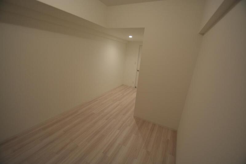 居室・リビング　フローリング貼りの綺麗な室内です