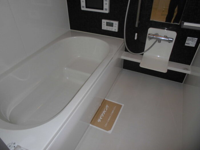 バス・シャワールーム　追炊機能、浴室乾燥機、浴室テレビ