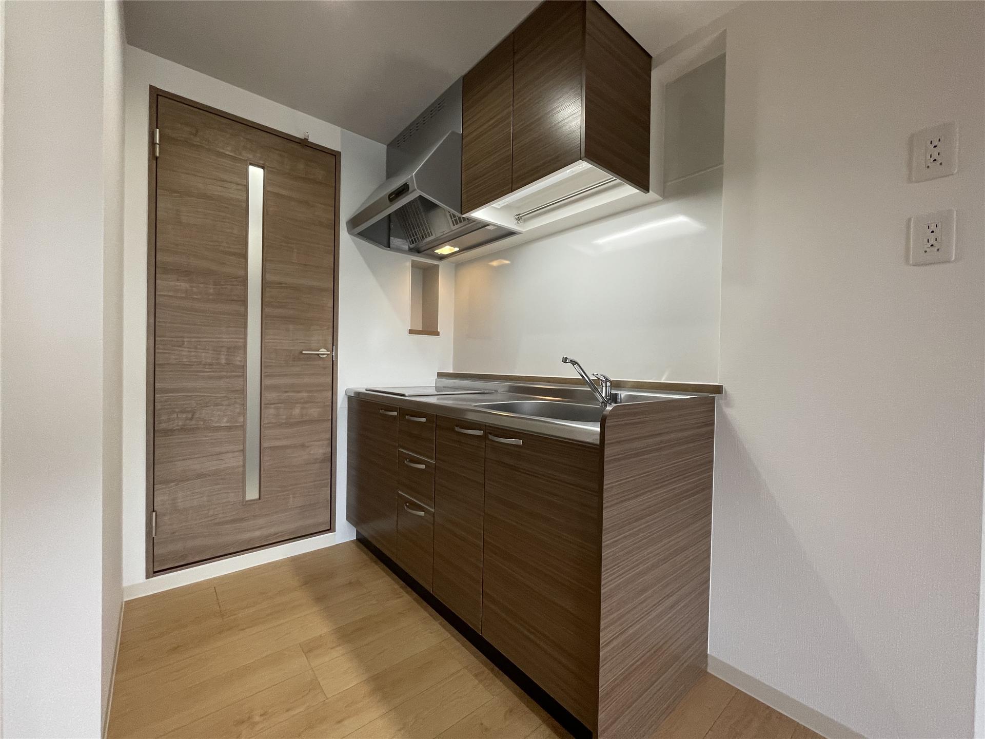 キッチン　使い勝手の良い引き出し付きのキッチンです