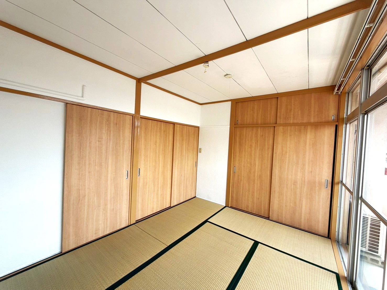 三科マンションの居間写真