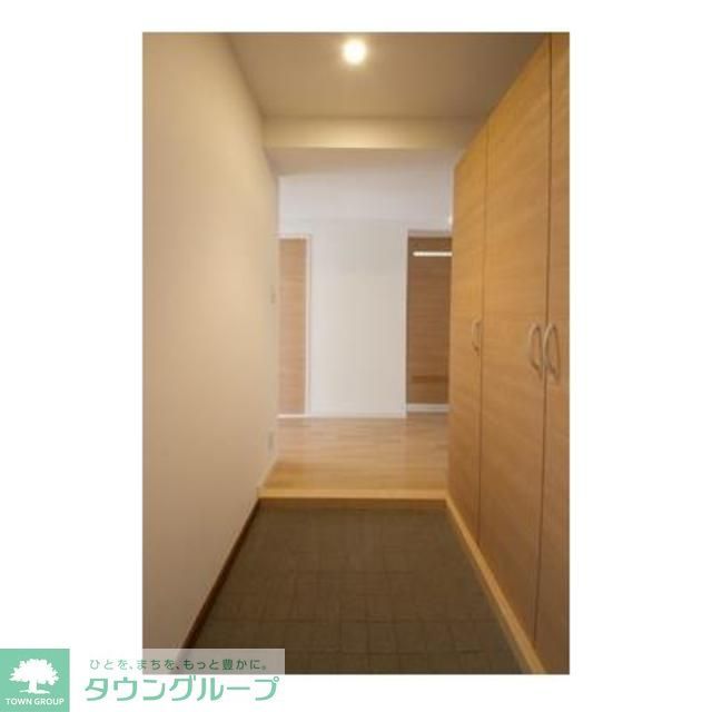 玄関　※写真は同タイプ住戸です。