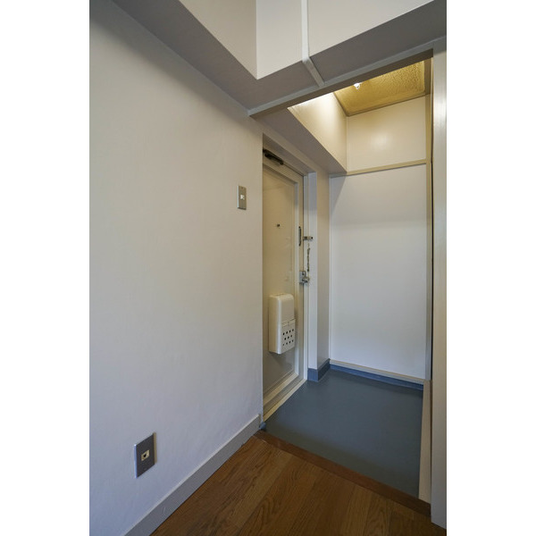 玄関　同じ建物の別なお部屋