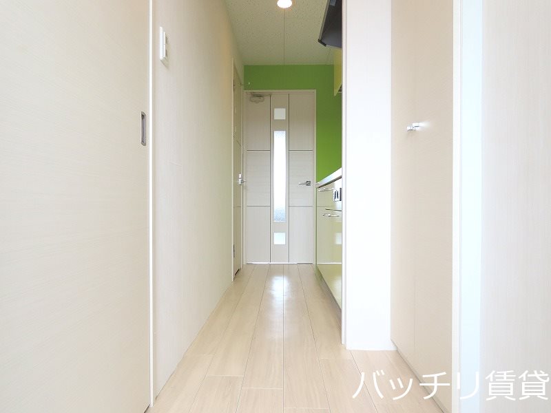 玄関　画像は別号室イメージの為、現況を優先いたします。